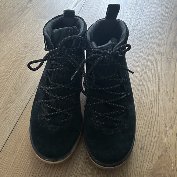 UGG Lakesider Heritage Mid Sneaker Bootie Women’s 9 Black Wool Blend Waterproof - Picture 8 of 16